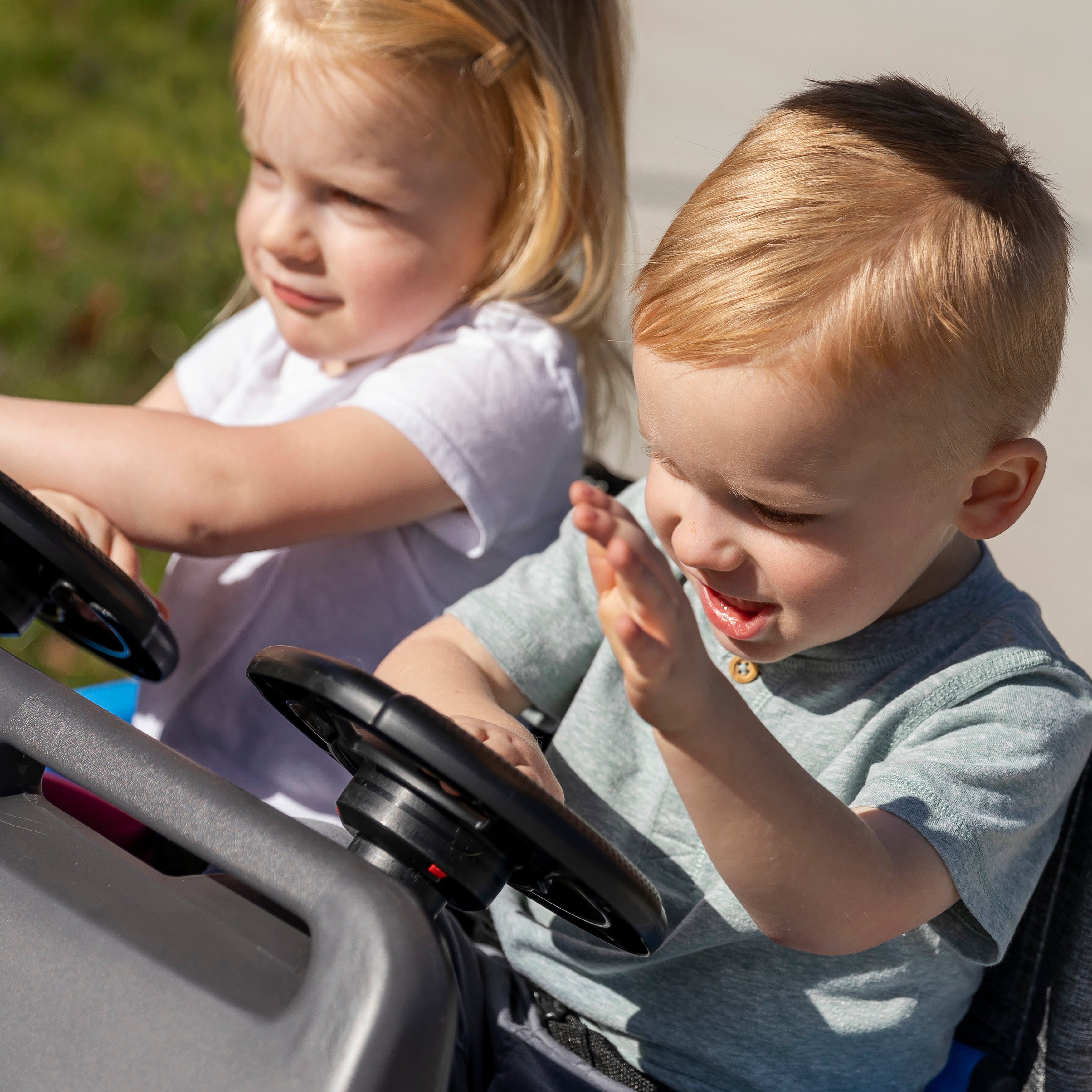 Step2 Side By Side Push Around Suv (Blue)