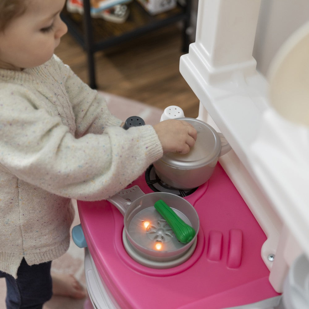 Step2 Fun With Friends Kitchen (Pink)