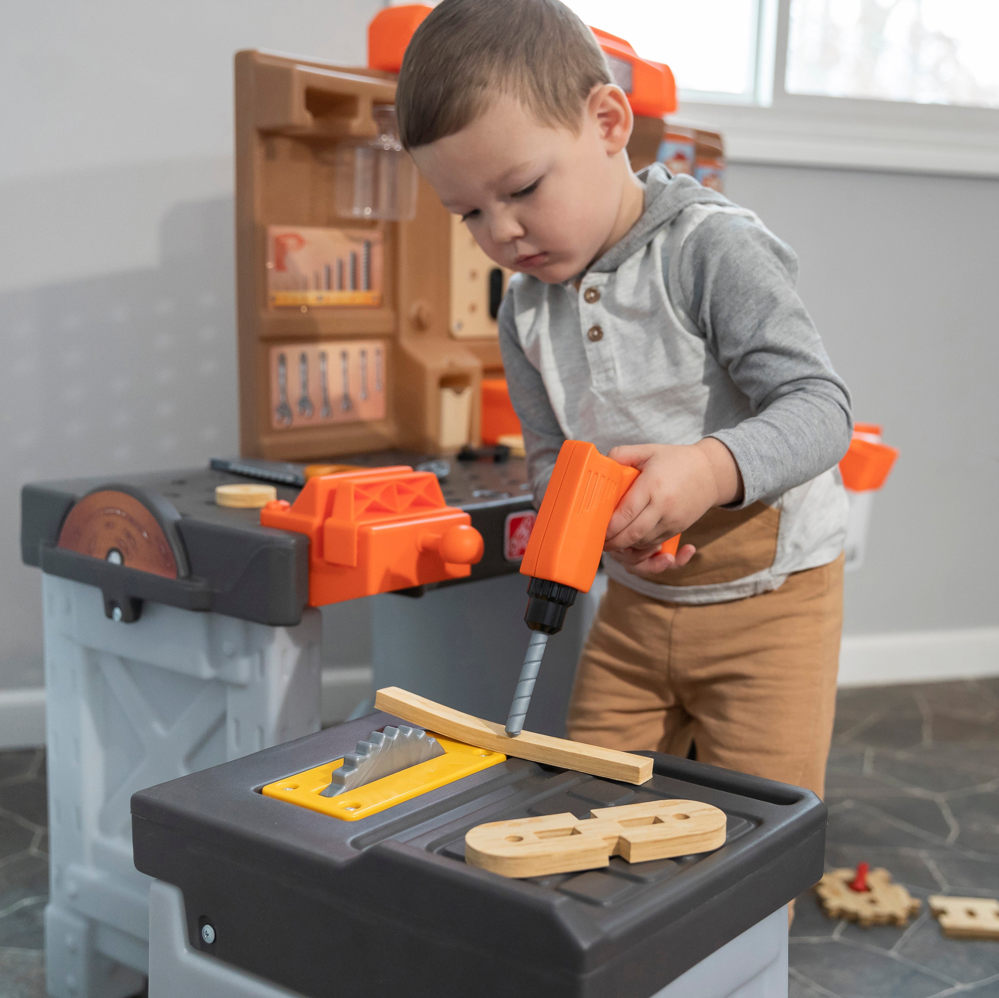 Step2 Pro Play Workshop & Utility Bench