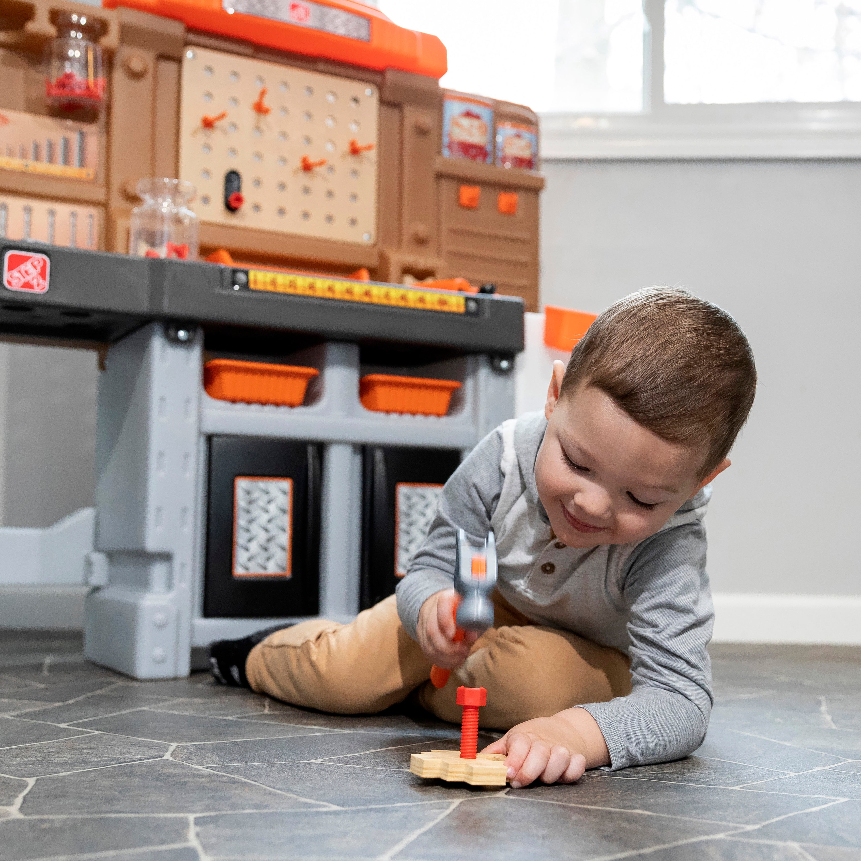 Step2 Pro Play Workshop & Utility Bench