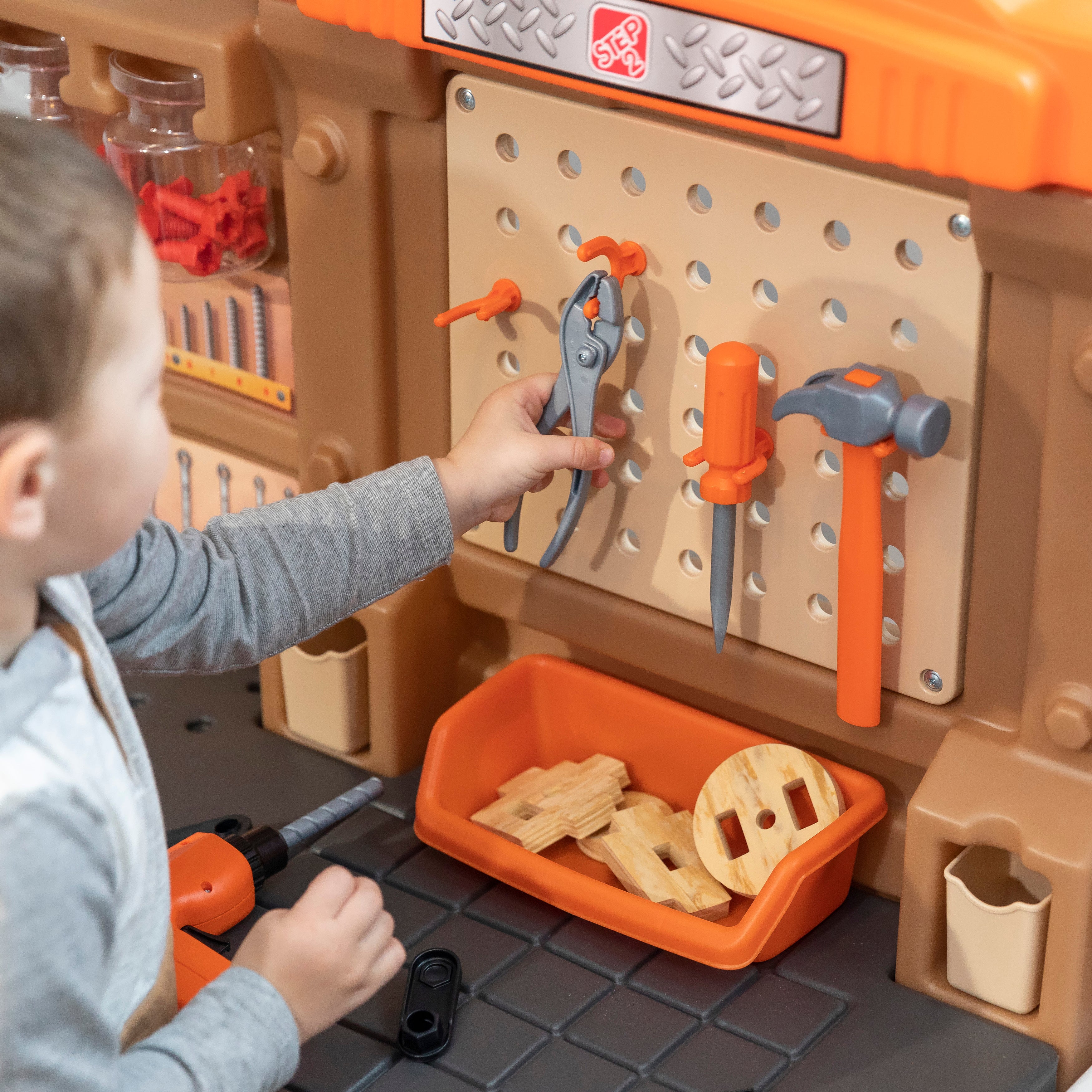 Step2 Pro Play Workshop & Utility Bench