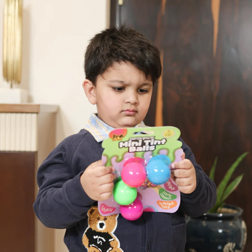 Scoobies Mini Tint Balls: Color-Changing Squishy Balls Set of 4 Balls (Pink, Blue, Purple & Green)