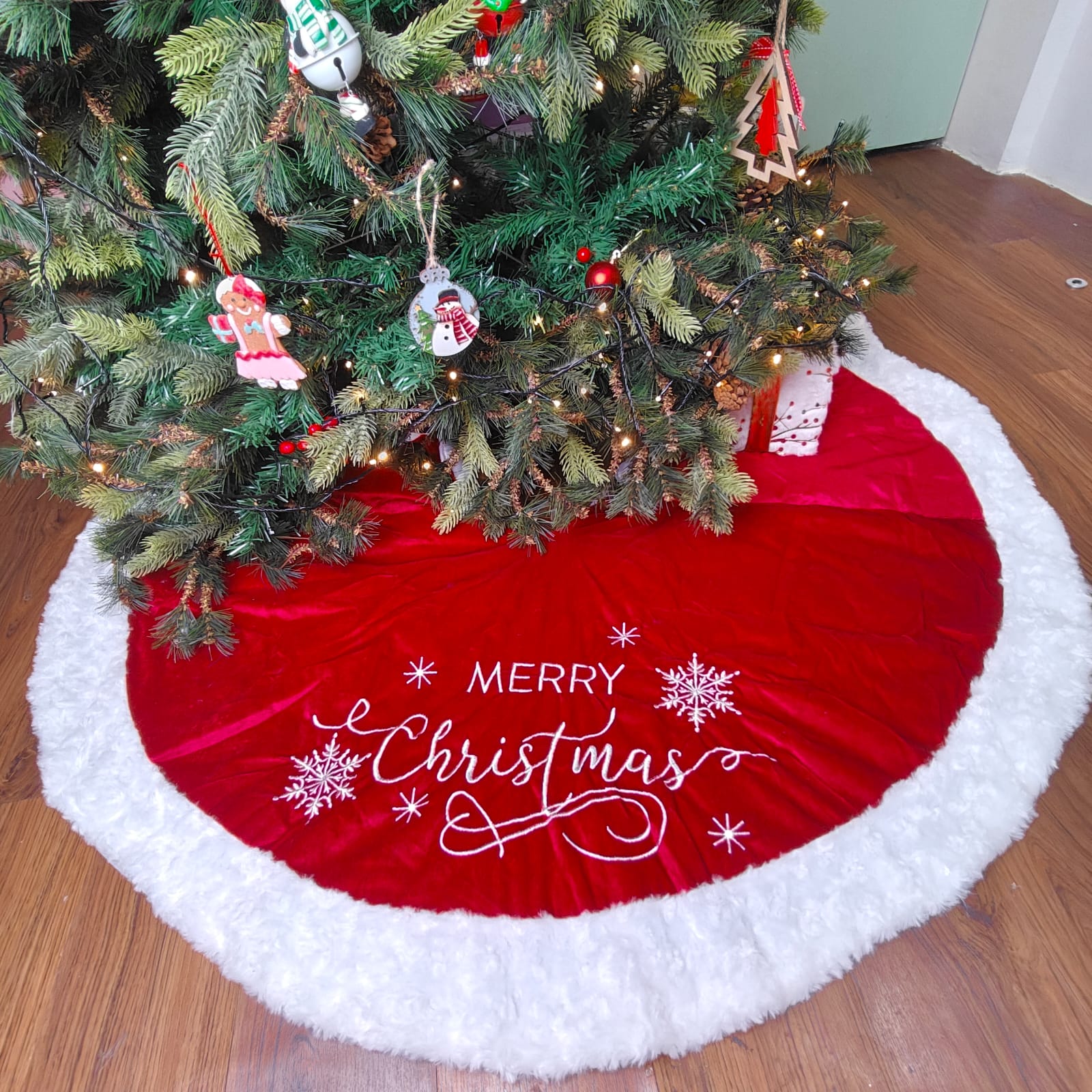 Personalised 48" Tree Skirt – Elegant Velvet Fur