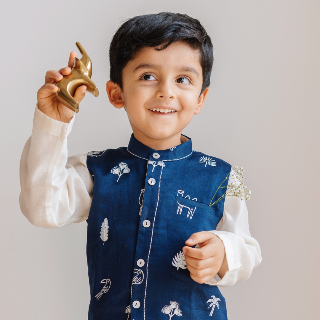Chanderi Kurta Pyjama & Bandi Set