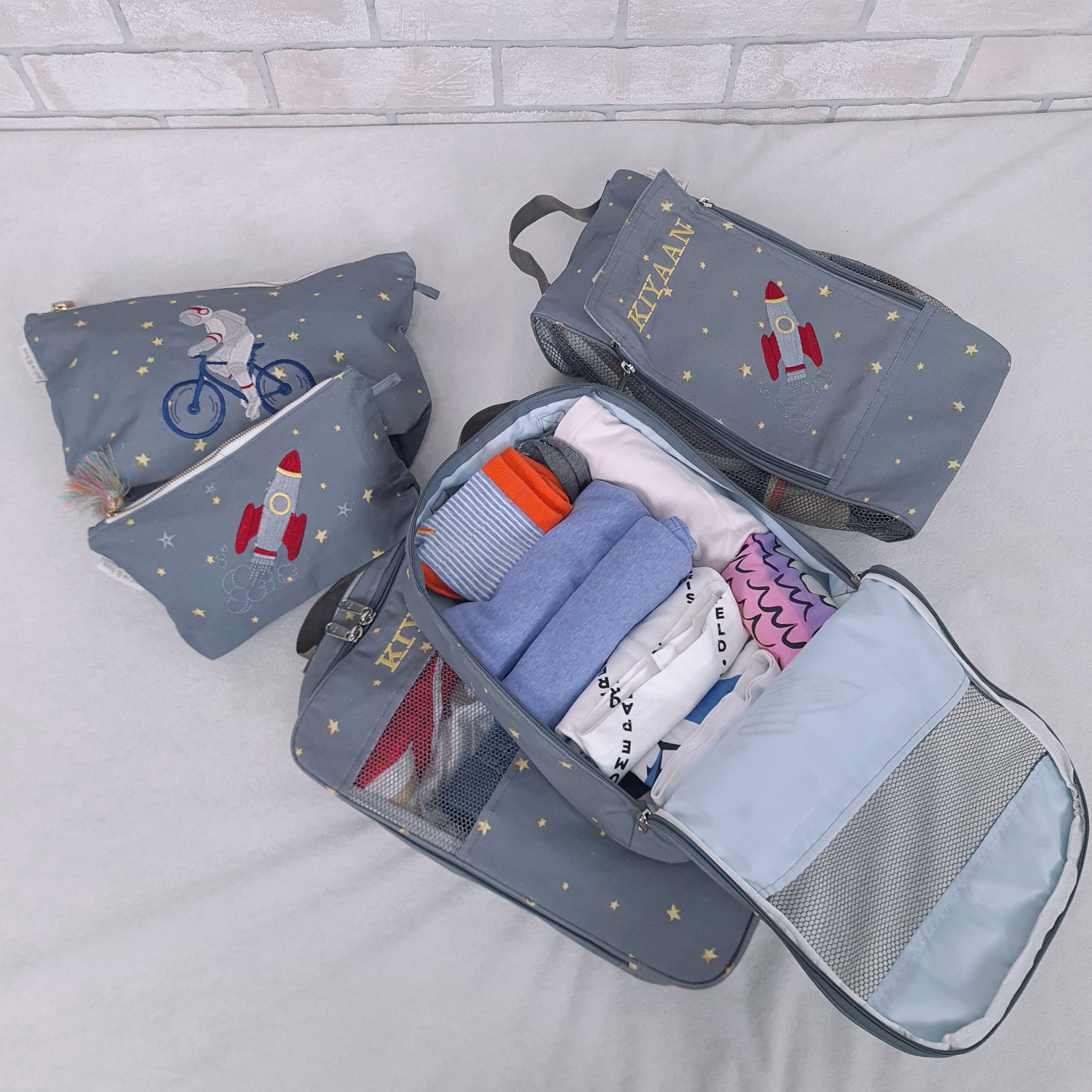 To the Moon And Back Organizer Bags (Set of 5) Small Organizer Bag + Big Organizer Bag + Shoe Bag + Small Pouch + Big Pouch