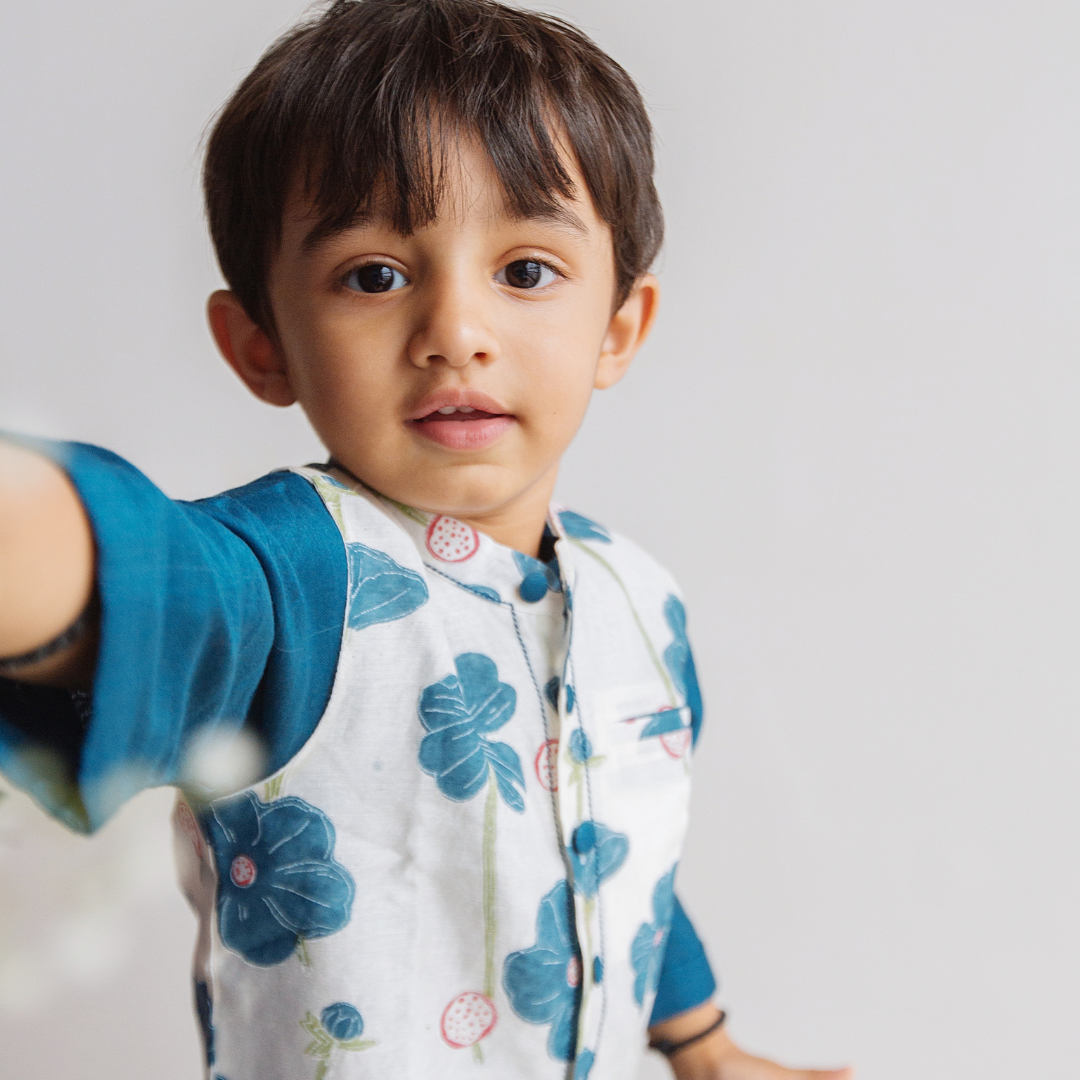 Chanderi Kurta Pyjama & Bandi Set