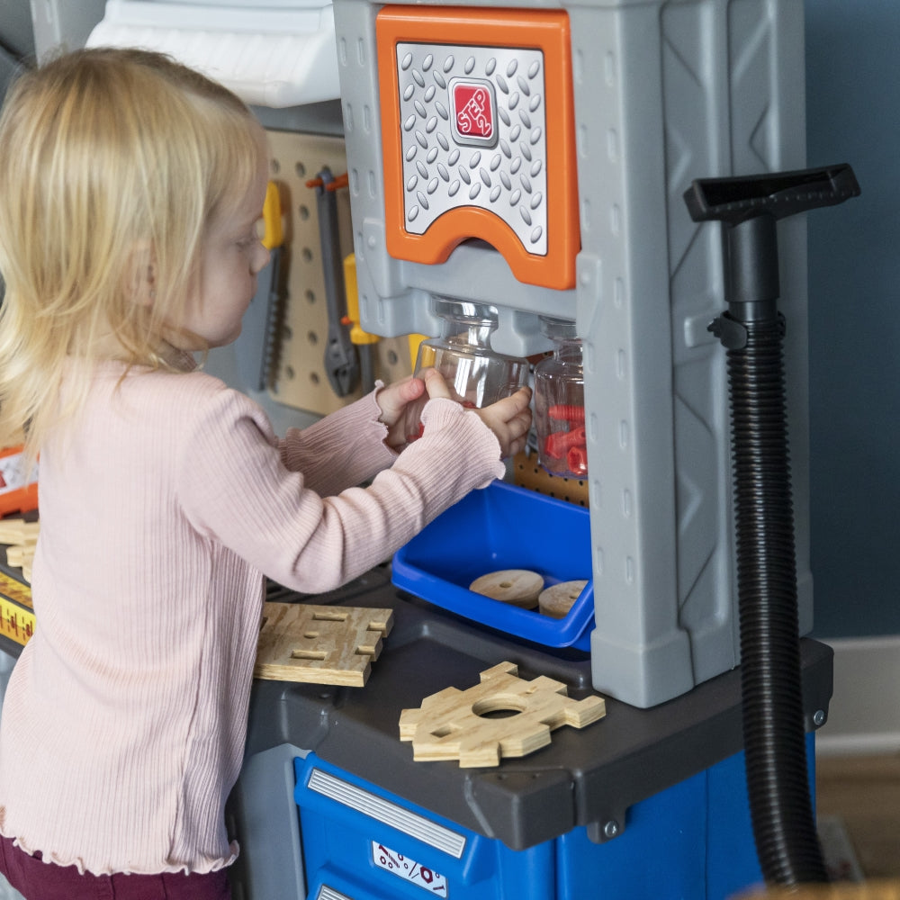 Step2 Deluxe Workshop