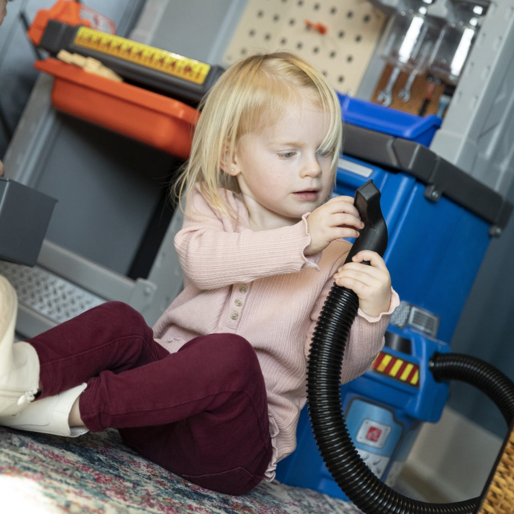 Step2 Deluxe Workshop