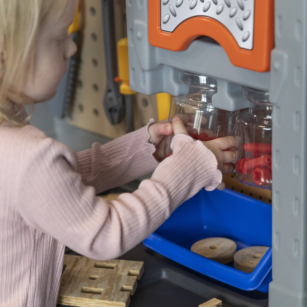 Step2 Deluxe Workshop