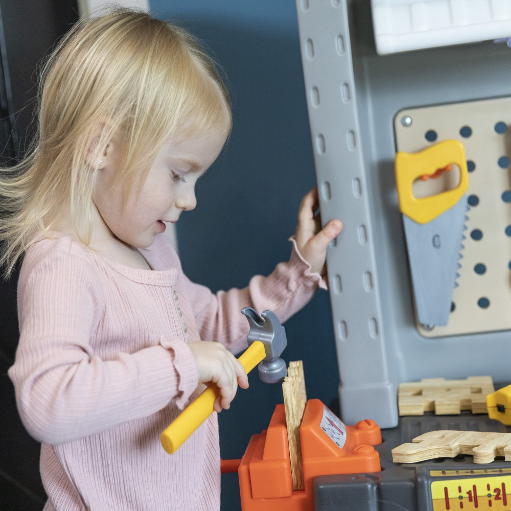 Step2 Deluxe Workshop