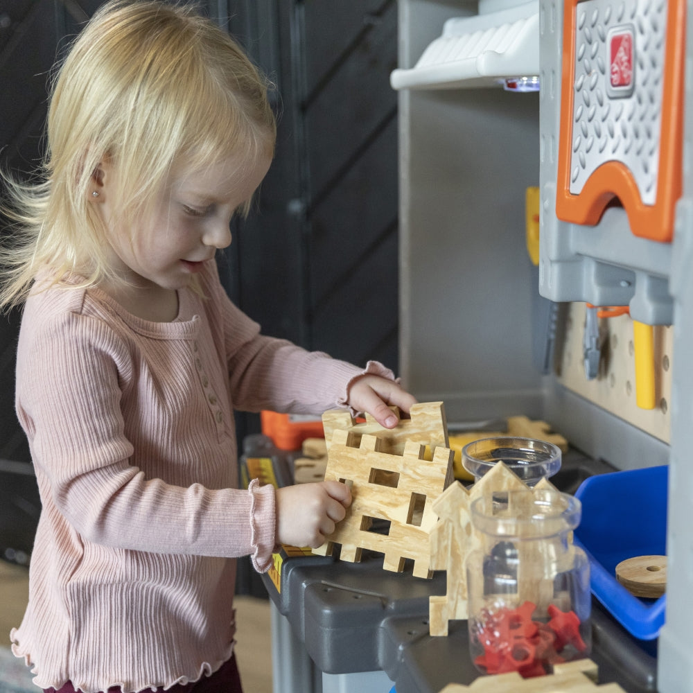 Step2 Deluxe Workshop