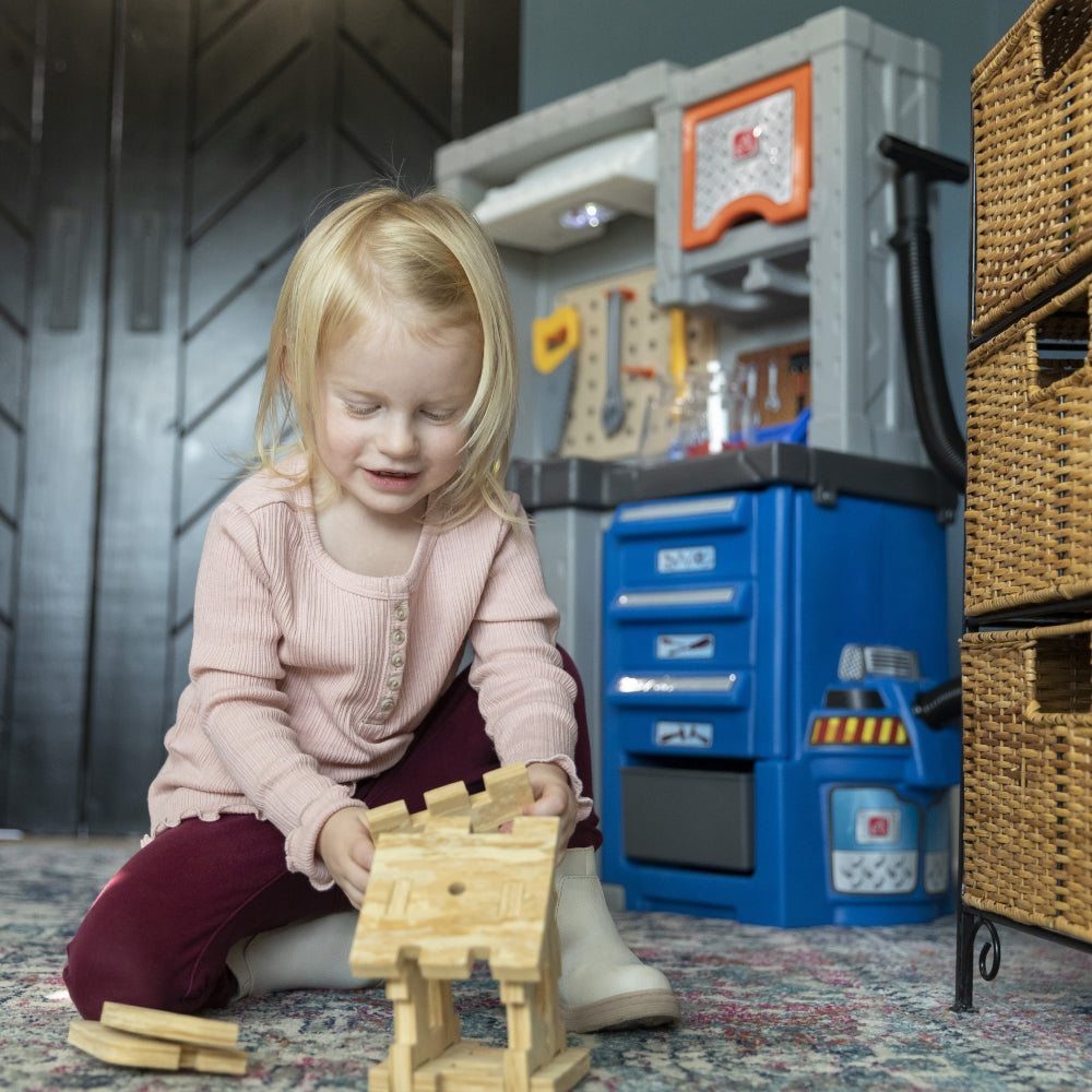 Step2 Deluxe Workshop