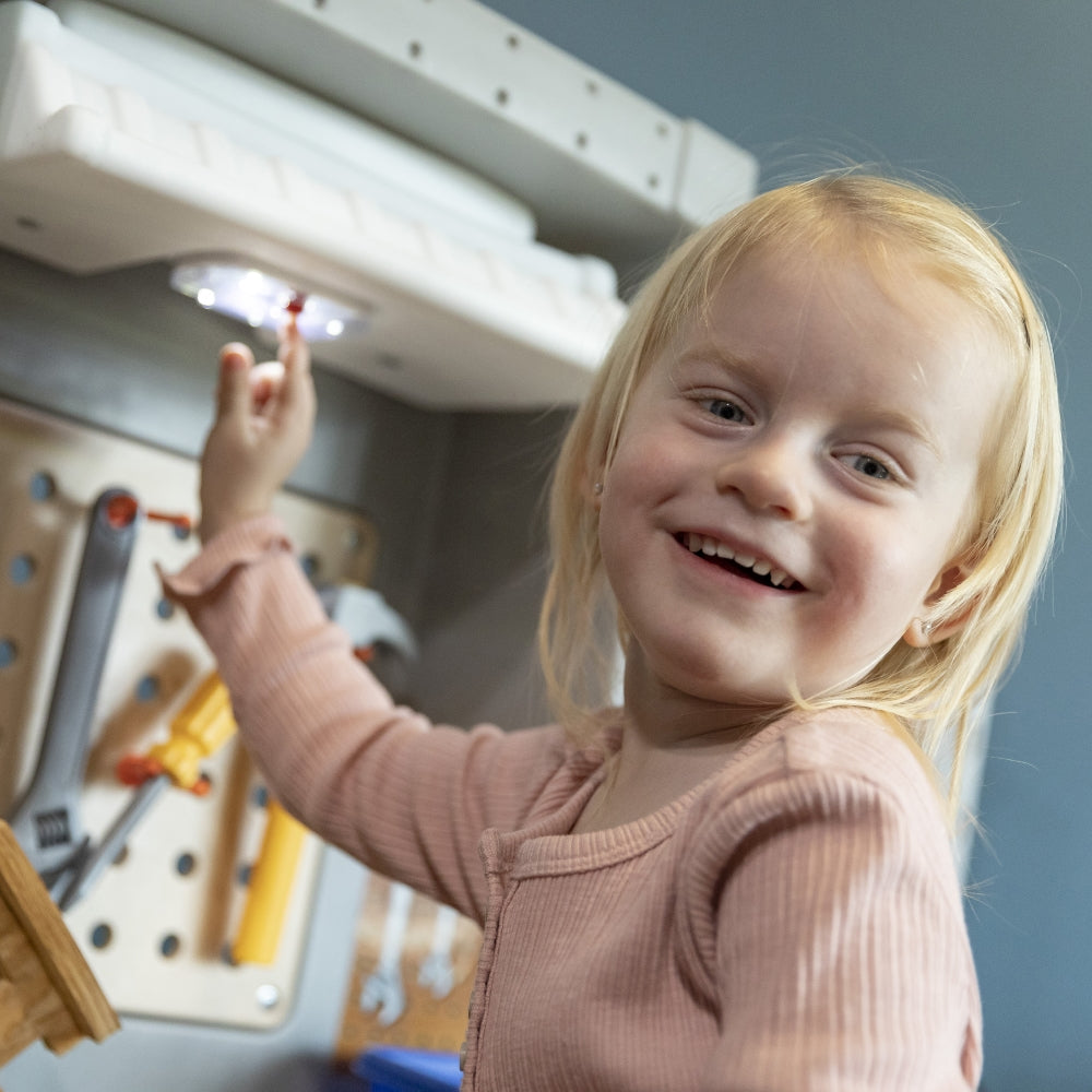 Step2 Deluxe Workshop