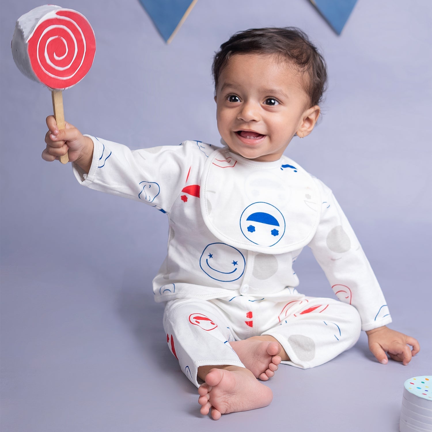 Baby Moo Smiley Print Cap Bib Pyjamas 5 Pcs Clothing Gift Set - White