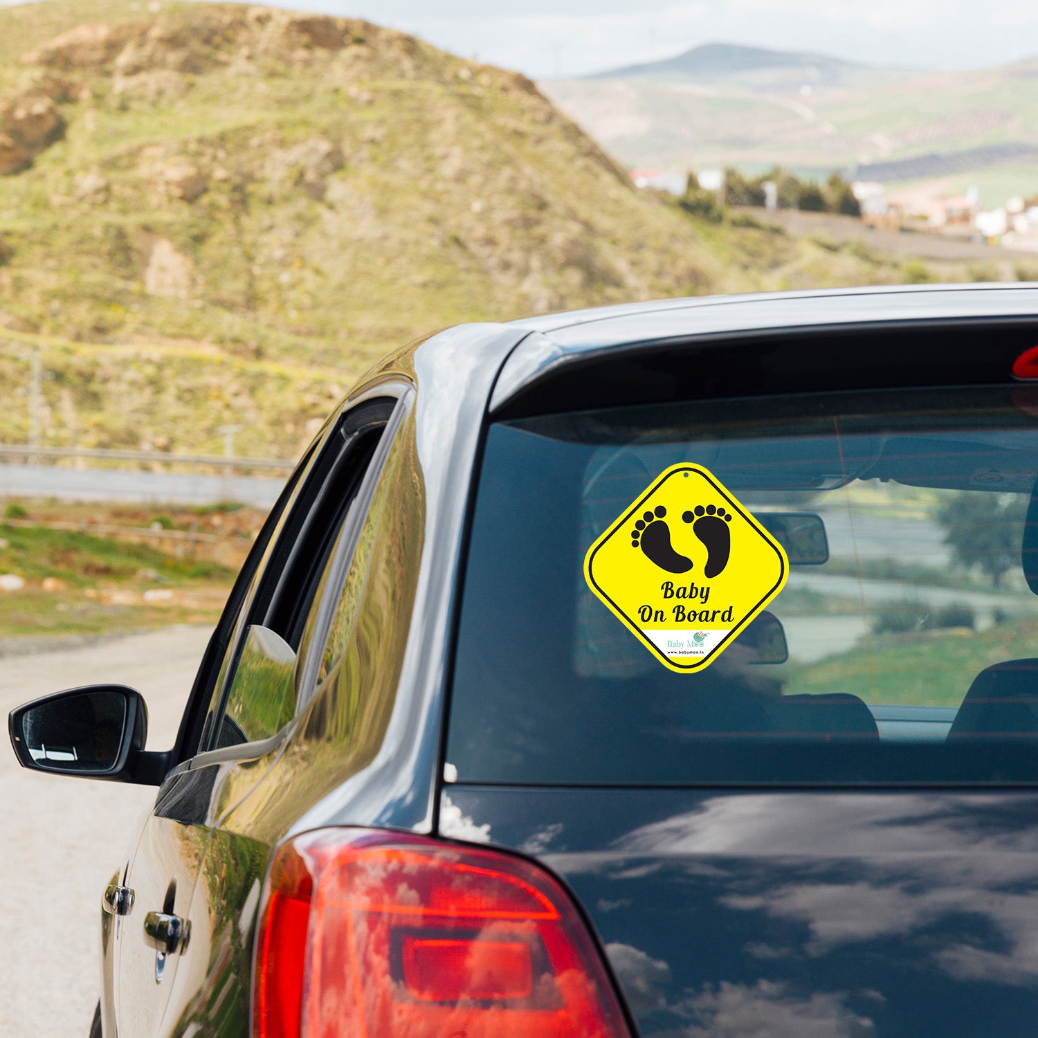 Baby Moo Tiny Baby On Board Car Safety Sign With Suction Cup Clip 2 Pack - Yellow