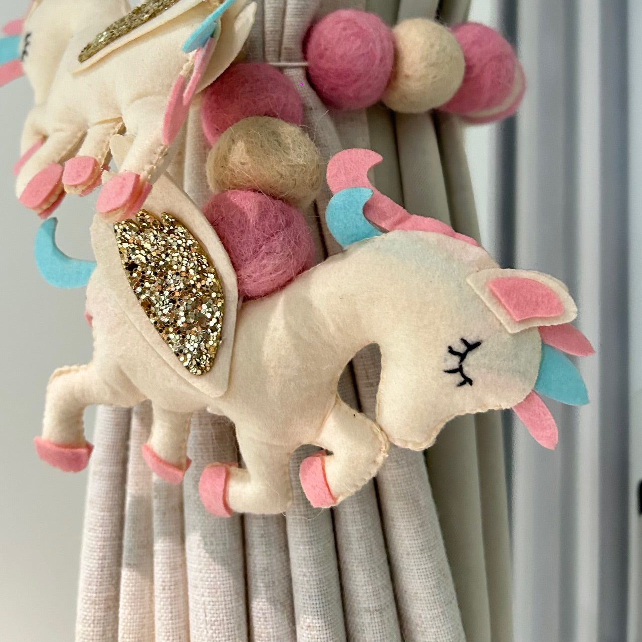 Curtain Tie