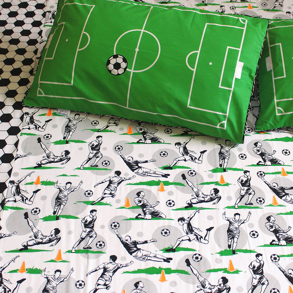 Football Fever 100% Cotton King Size Bedsheet with 2 Pillow Covers
