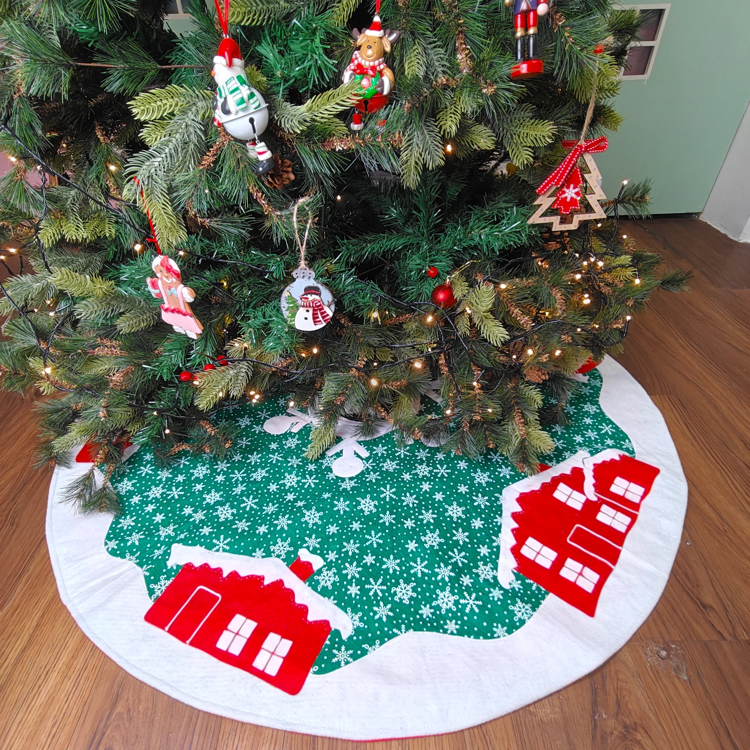 Personalised 48'' Tree Skirt – Snow Village Houses