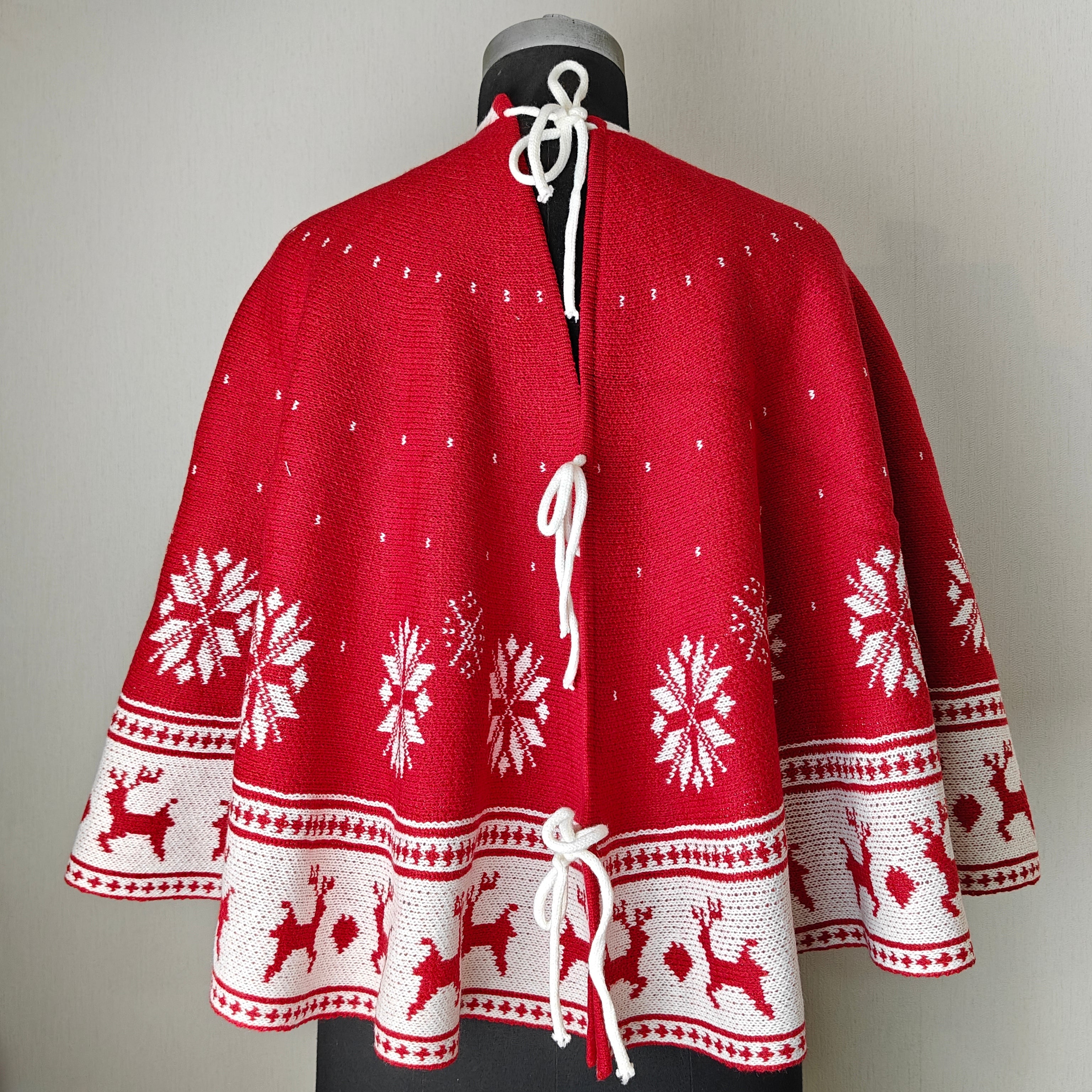 50'' Tree Skirt -to-Cape – Nordic Snowflakes