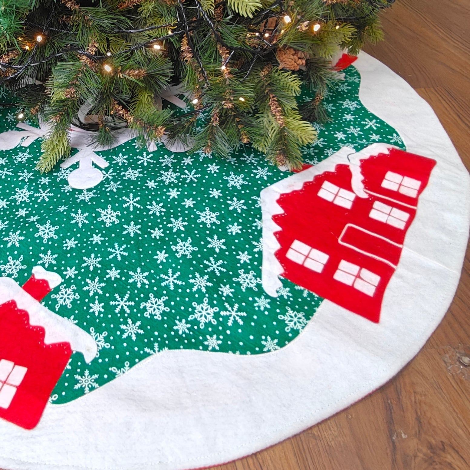 Personalised 48'' Tree Skirt – Snow Village Houses