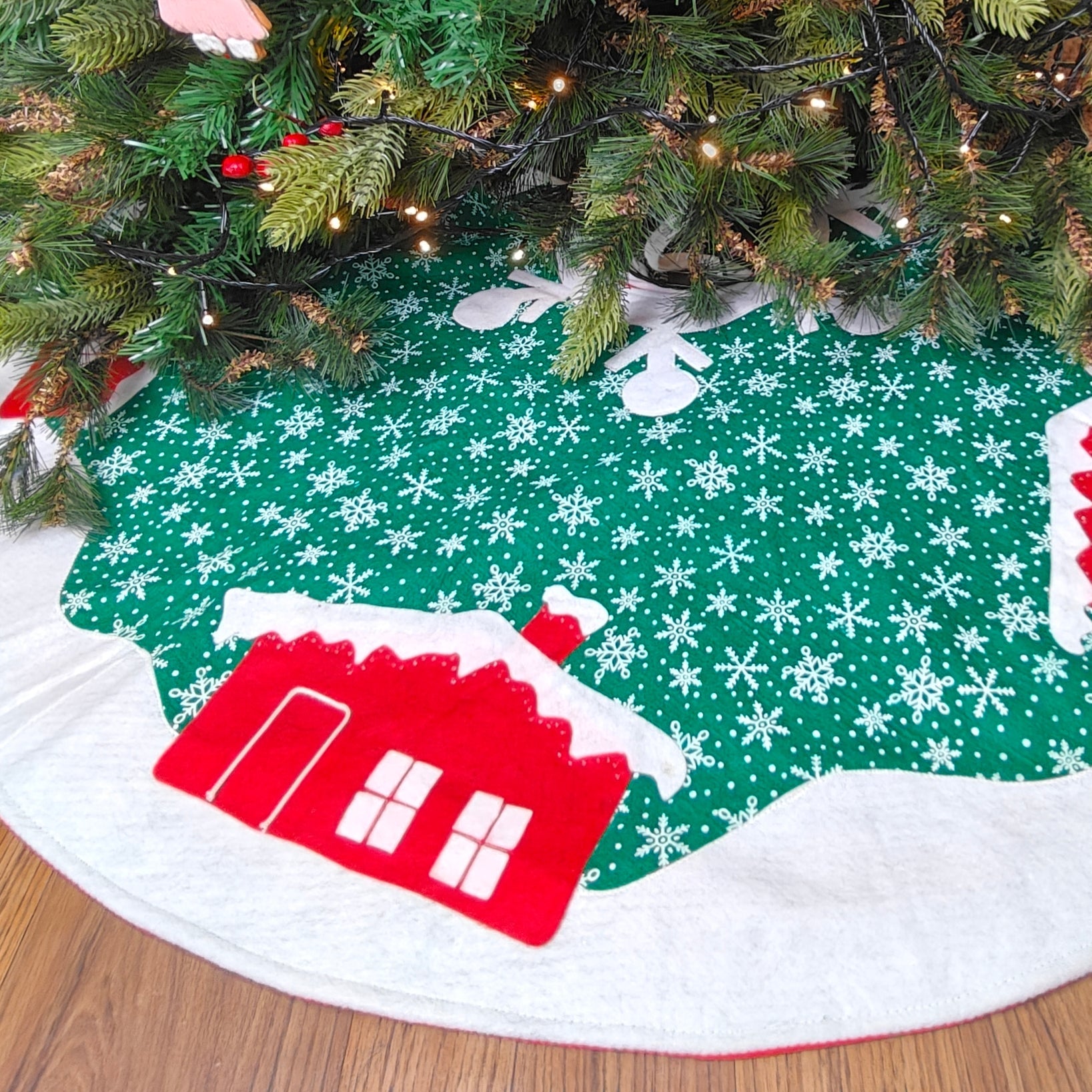 Personalised 48'' Tree Skirt – Snow Village Houses