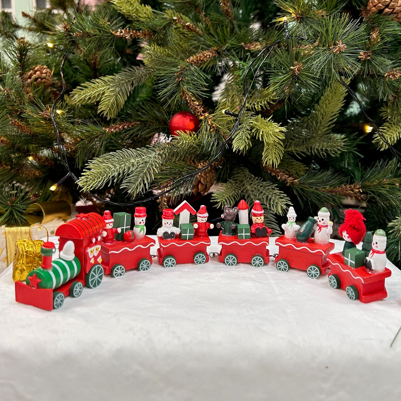 12.5" Christmas Carriage Train