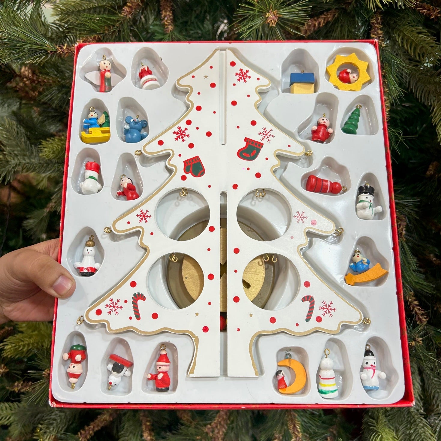 Wooden DIY 3D Winter Wonderland Tabletop Tree With 20 Ornaments (White)