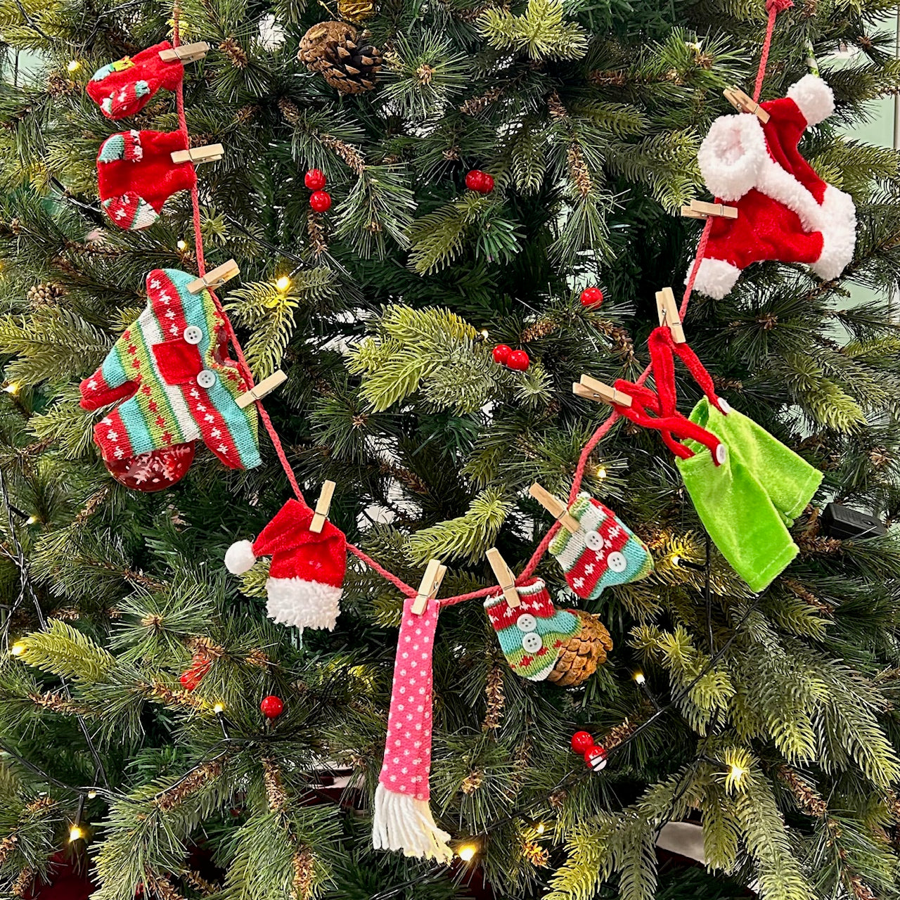 Holiday Attire Clothes Bunting