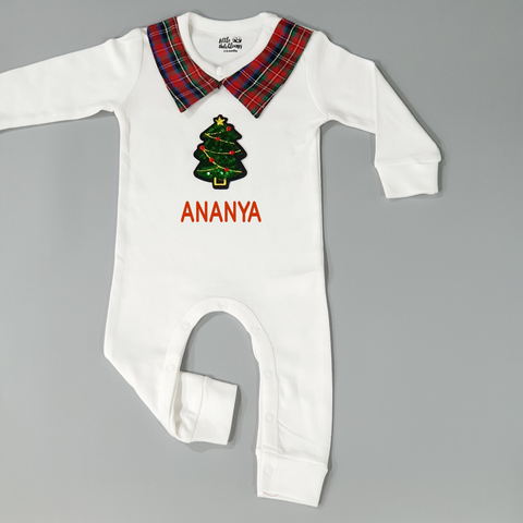 files/LH_Xmas_WhiteRomper_PlaidGirlsCollar_Tree.png