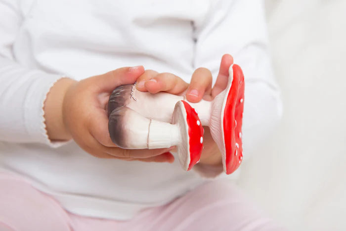 Oli & Carol Natural Rubber Teether