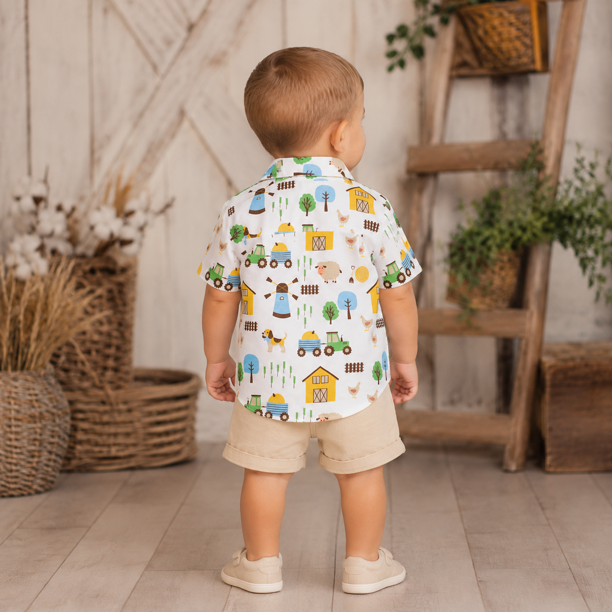 Short Sleeves Front Open Interlock Shirt In Barnyard Print - White