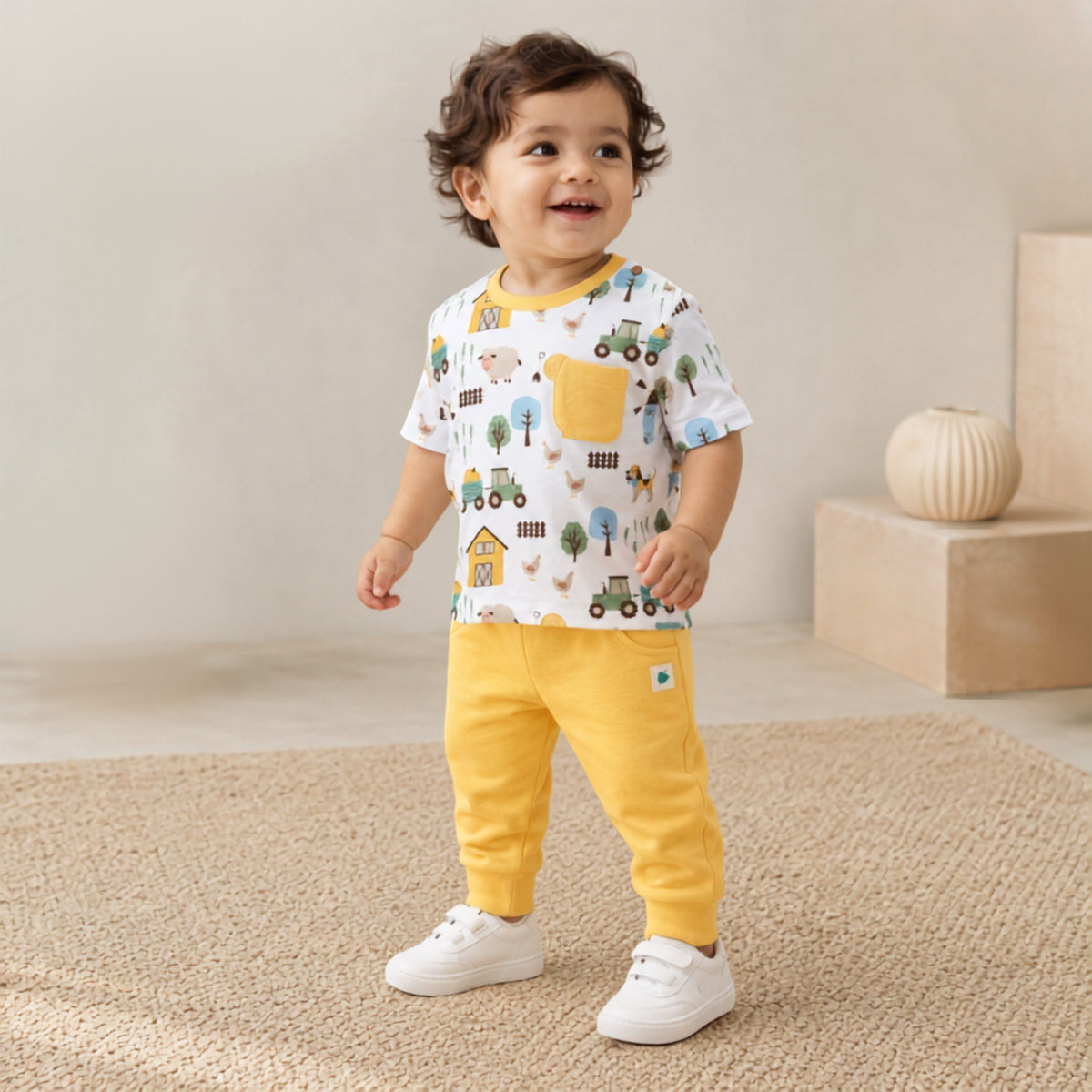 Drop Shoulder Barnyard Print Tee With Relaxed Fit Joggers - White & Yellow