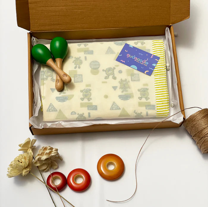 Baby Gift Set – Cotton Muslin Dohar + Maracas