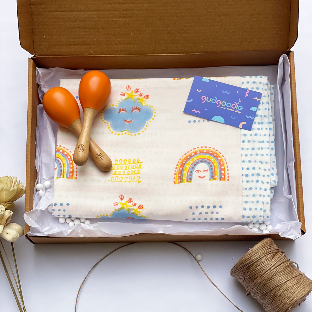 Baby Gift Set – Cotton Muslin Dohar + Maracas – Rainbow Dreams