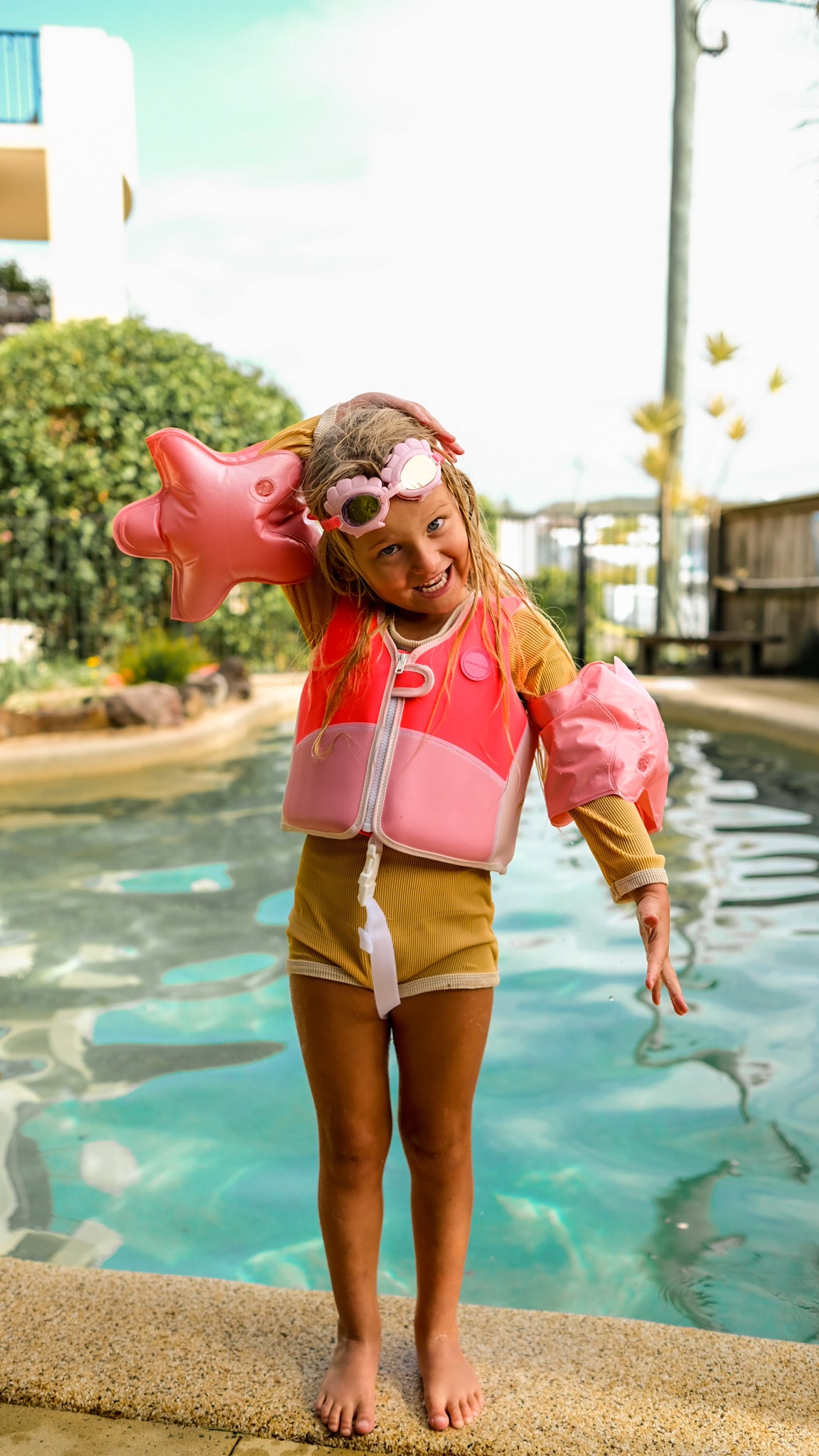 SUNNYLiFE Melody the Mermaid Mini Swim Goggles Neon Strawberry