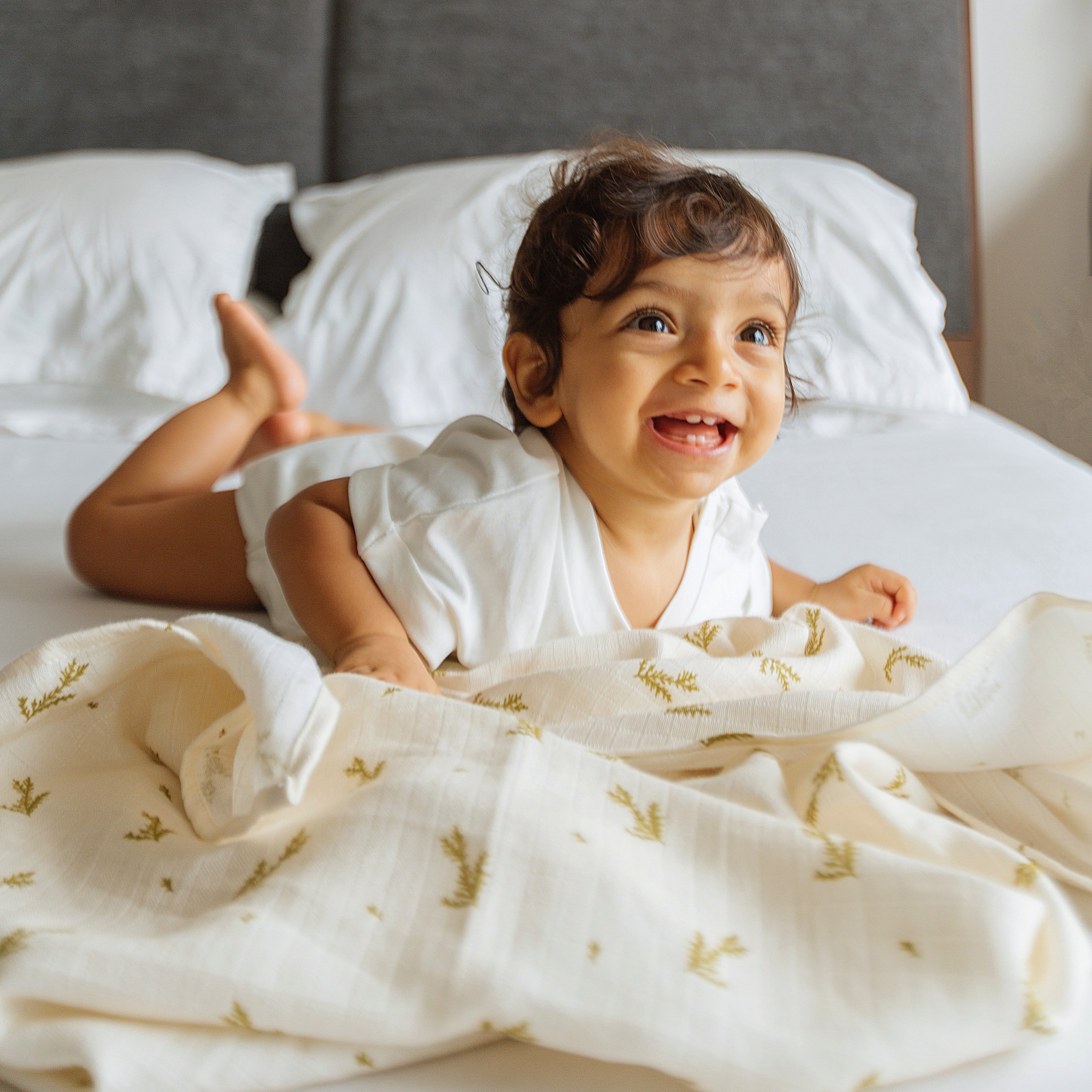 Dulaar Organic Muslin Swaddle (Set of 3) - Green Zen + The Sparrow and Flower + Just Lion Around