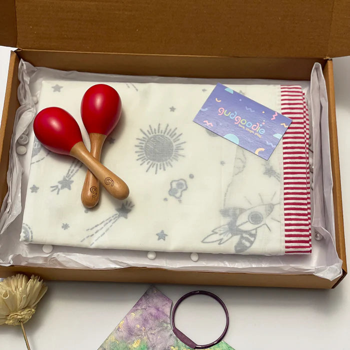 Baby Gift Set – Cotton Muslin Dohar + Maracas
