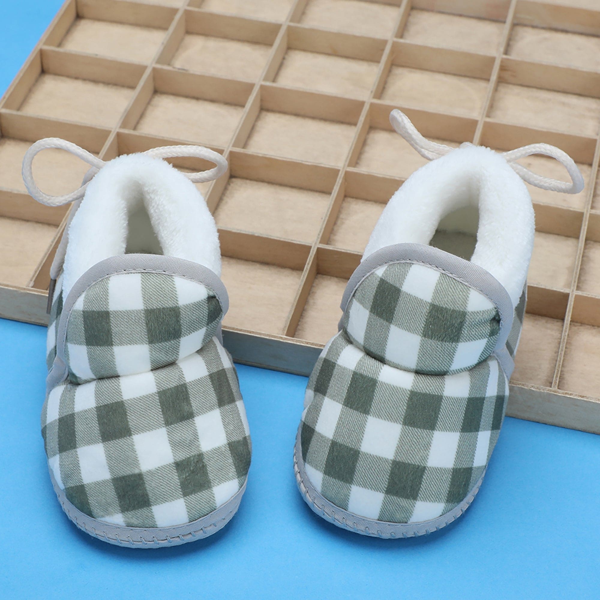 Baby Moo Checked Soft Slip-On Anti-Skid Plush Warm Booties - Green