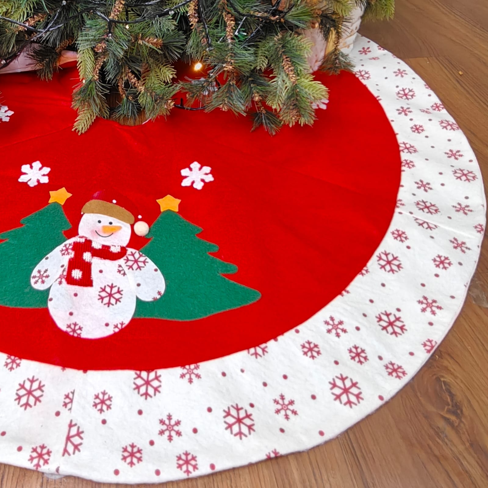 Personalised 42'' Tree Skirt – Snowman Wonderland