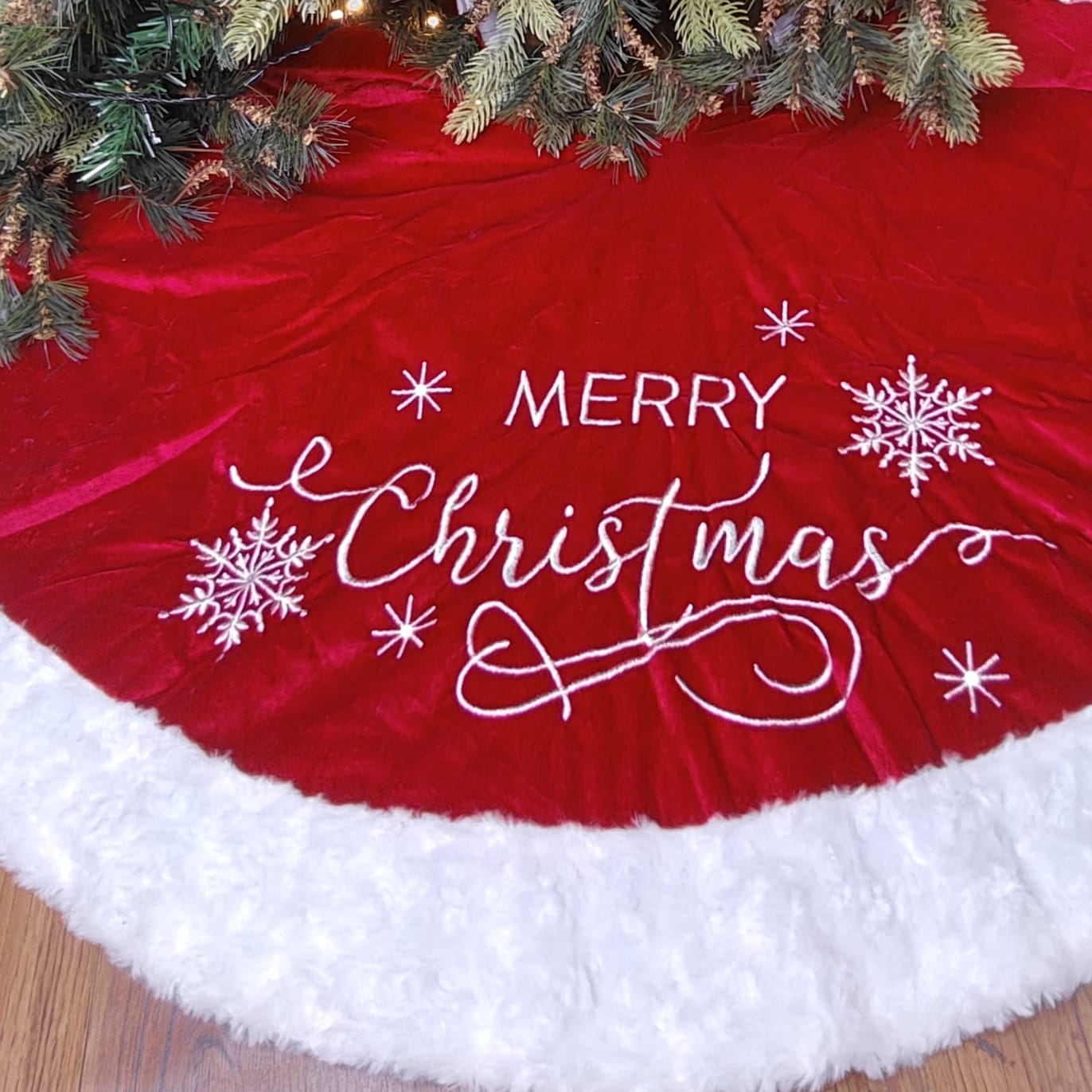 Personalised 48" Tree Skirt – Elegant Velvet Fur