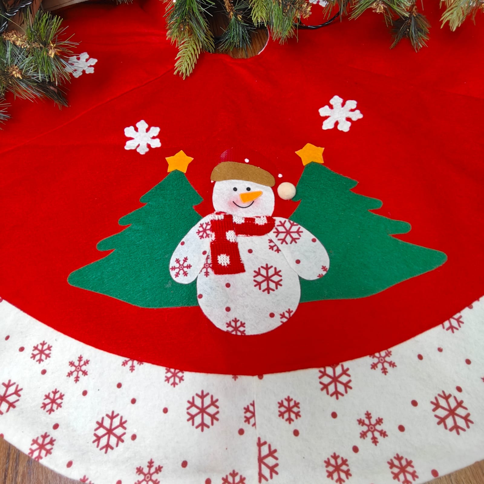 Personalised 42'' Tree Skirt – Snowman Wonderland
