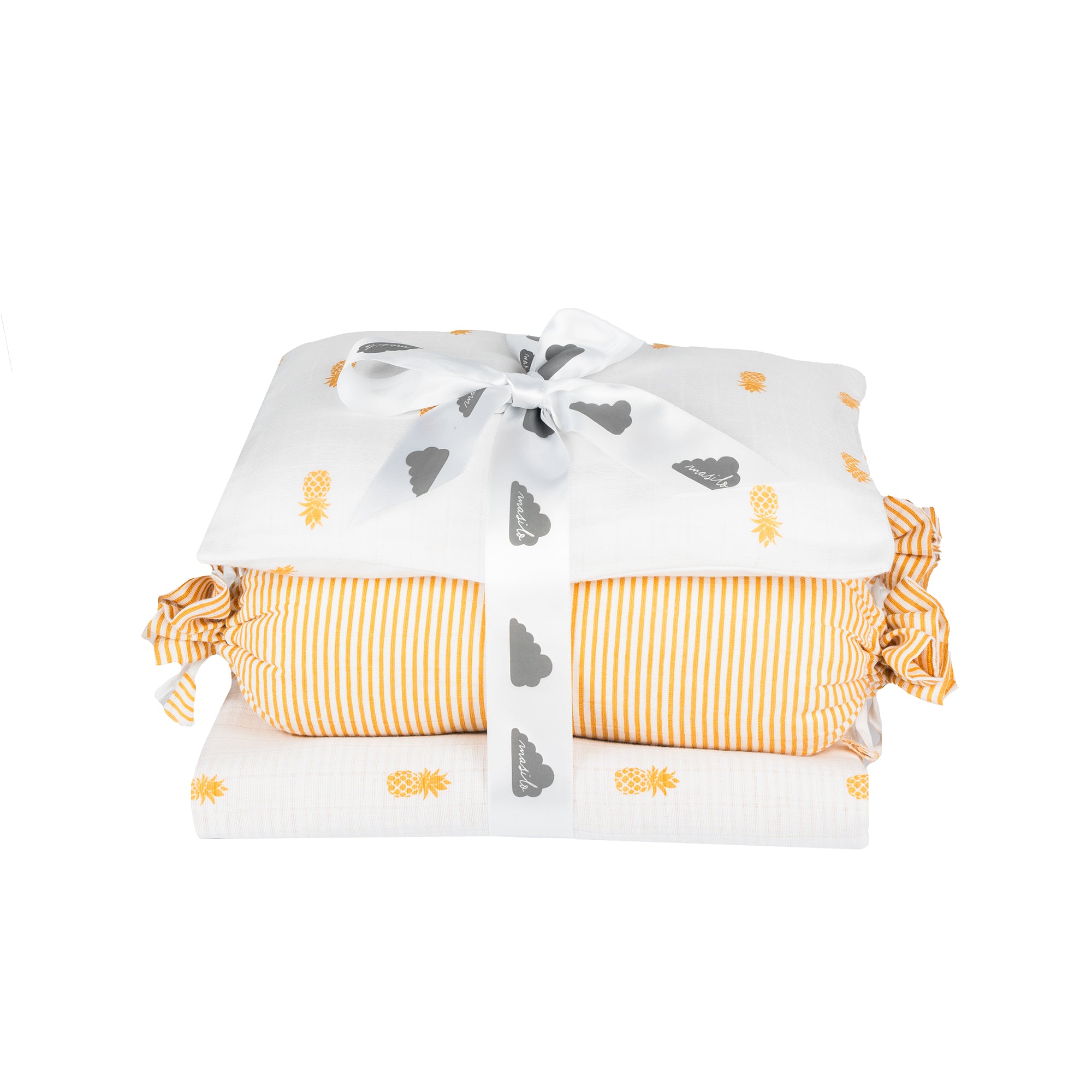 Pineapple print newborn blanket detail for baby cot bedding
