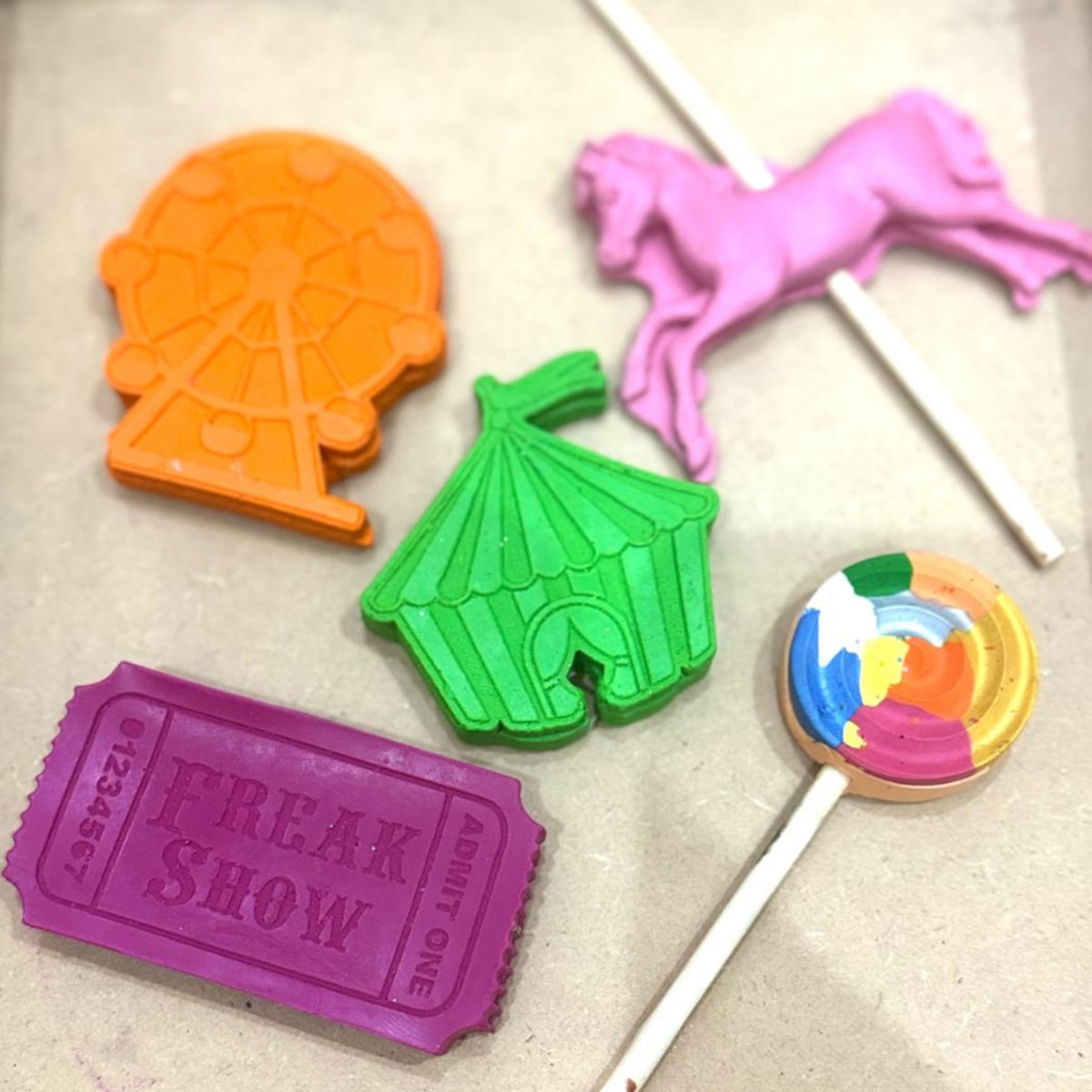 Jumbo Carnival Set of 5 Crayons