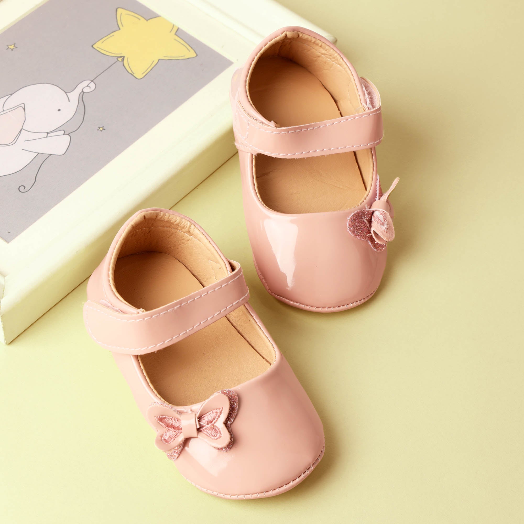 Kicks & Crawl- Baby Bow Pink Shoes