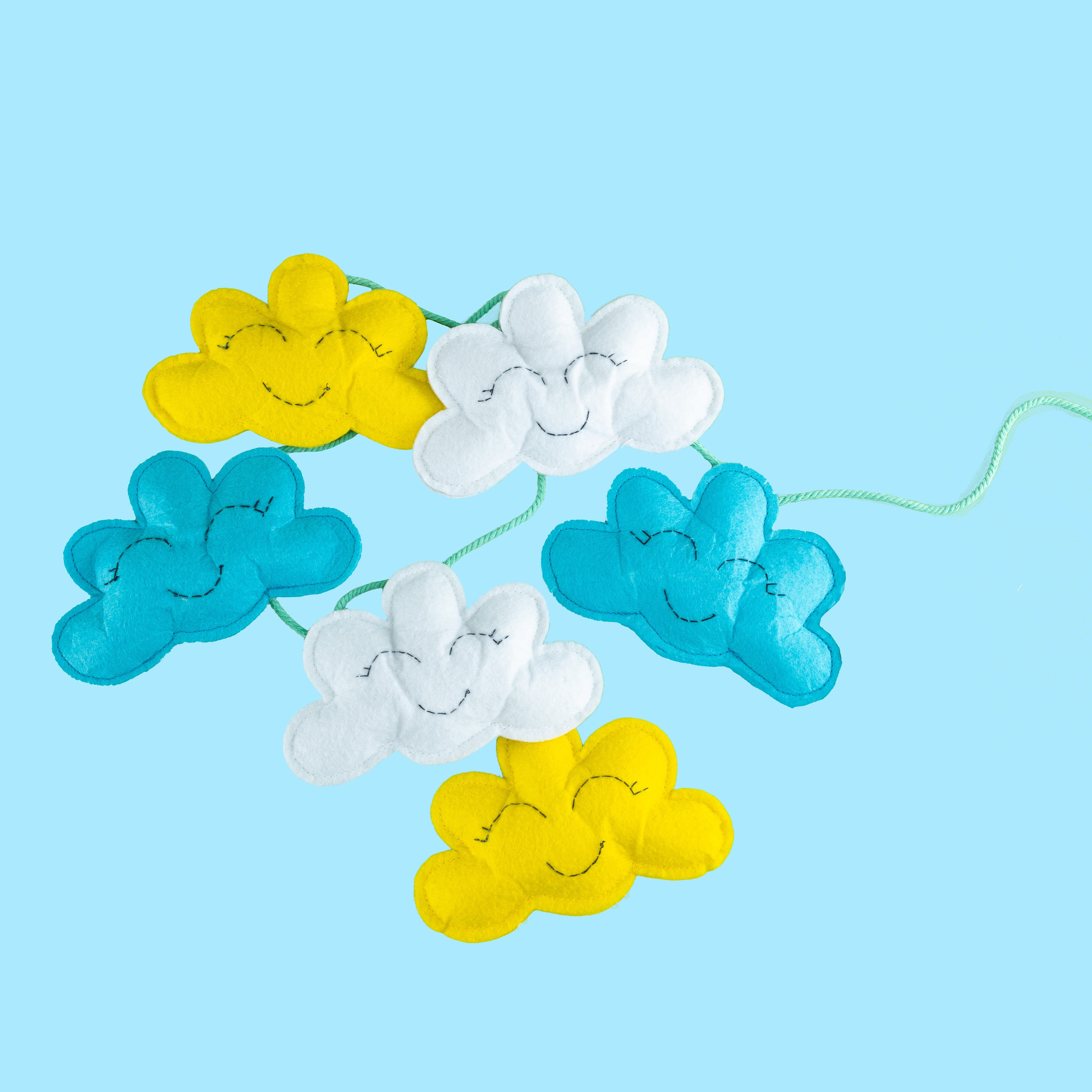 Tiny Snooze Clouds Garland – Blue