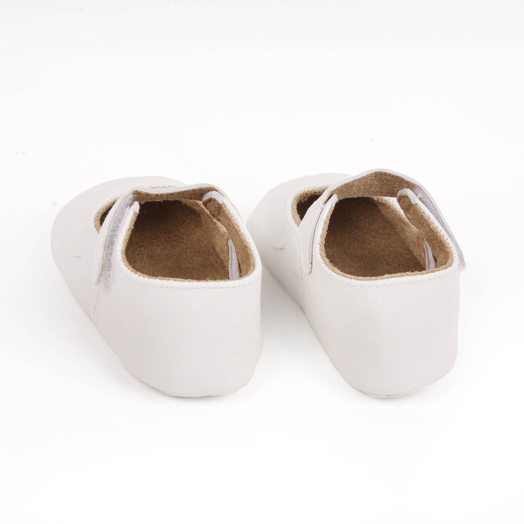 Kicks & Crawl- White Ruffle Baby Shoes