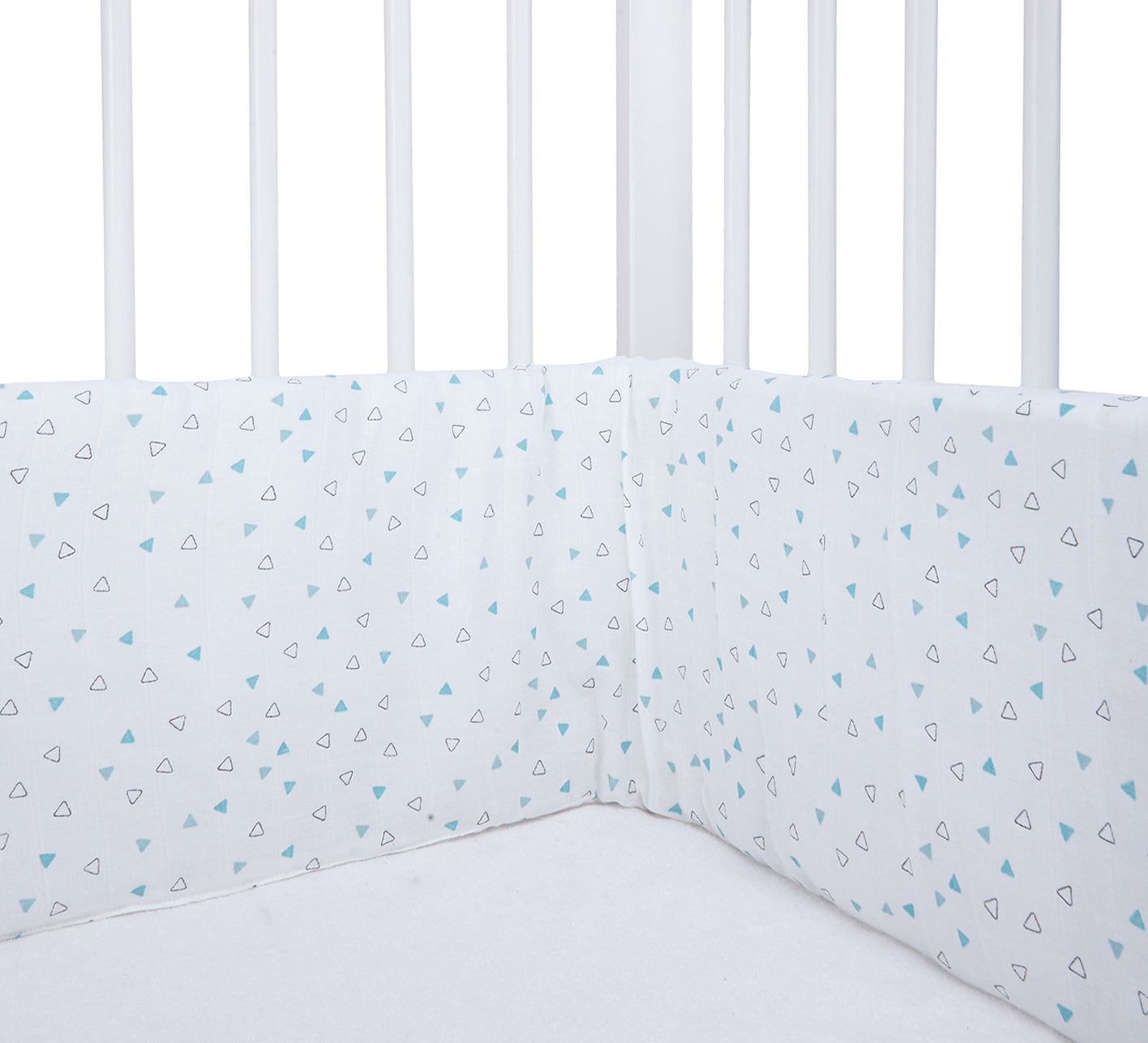 The White Cradle Baby Safe Cot Bumper Pad - Blue Triangles