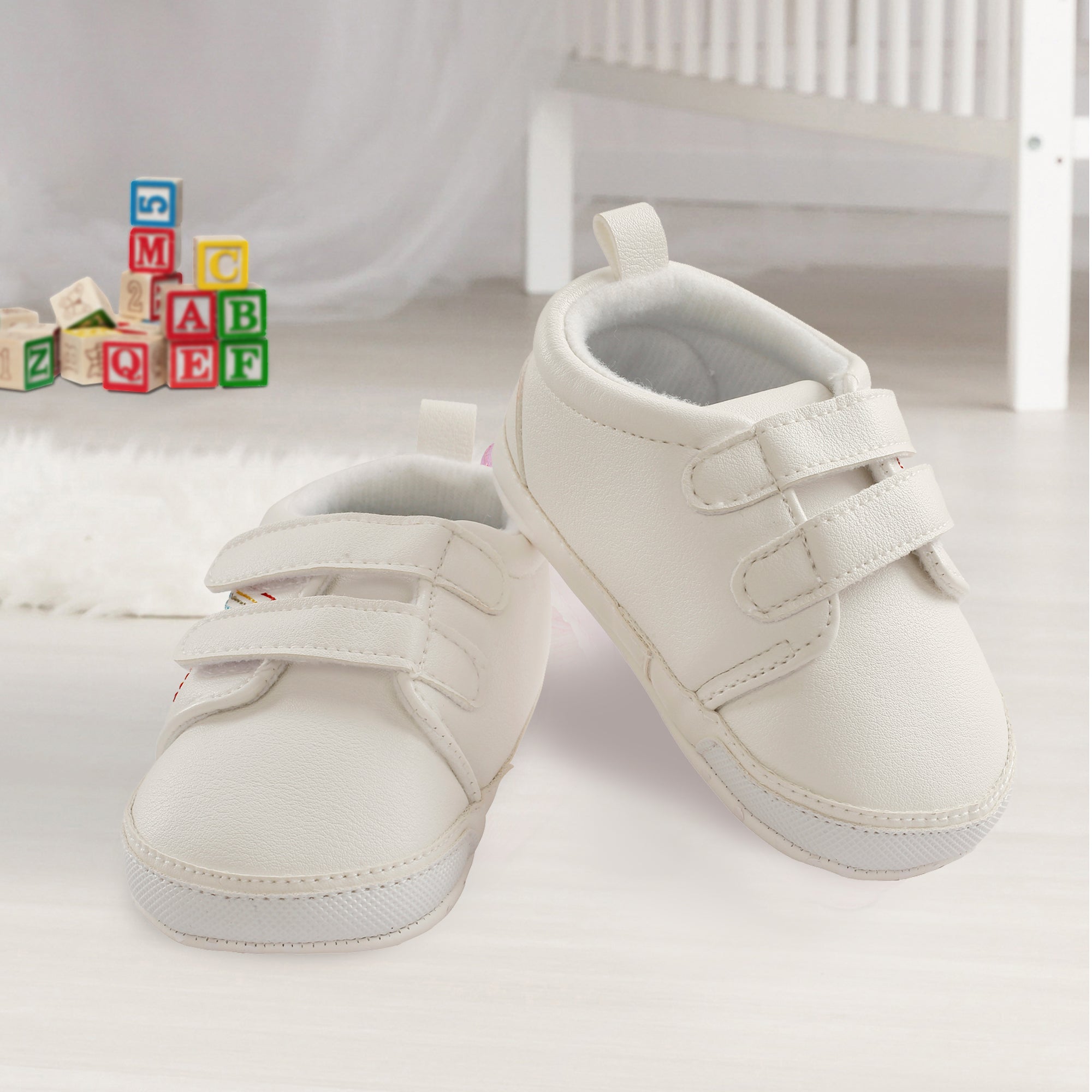 Baby Moo My Star White Casual Booties