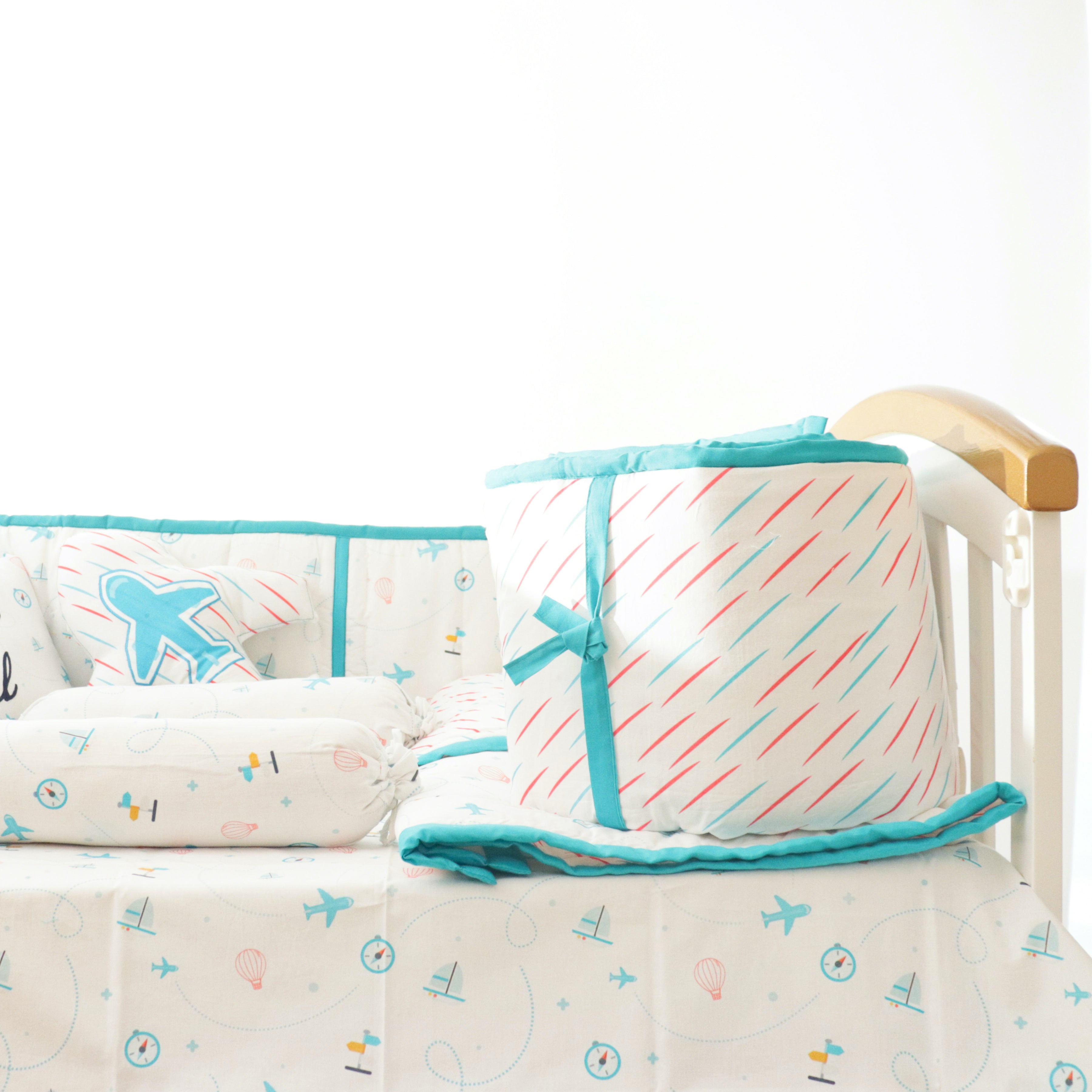Lil Travellers- Organic Cot Bedding Gift Set