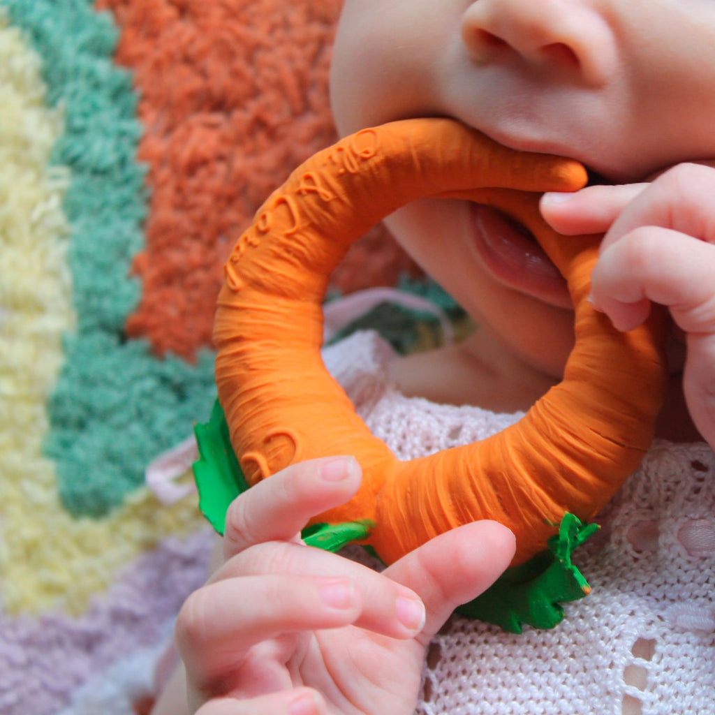 Oli & Carol Cathy The Carrot Natural Rubber Teether